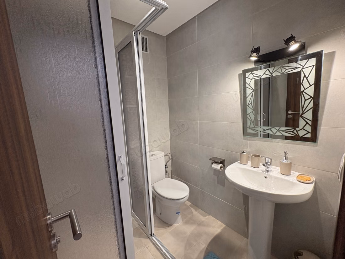 Très bel appartement en location à Anza.
Superficie 72 m².
Meublé