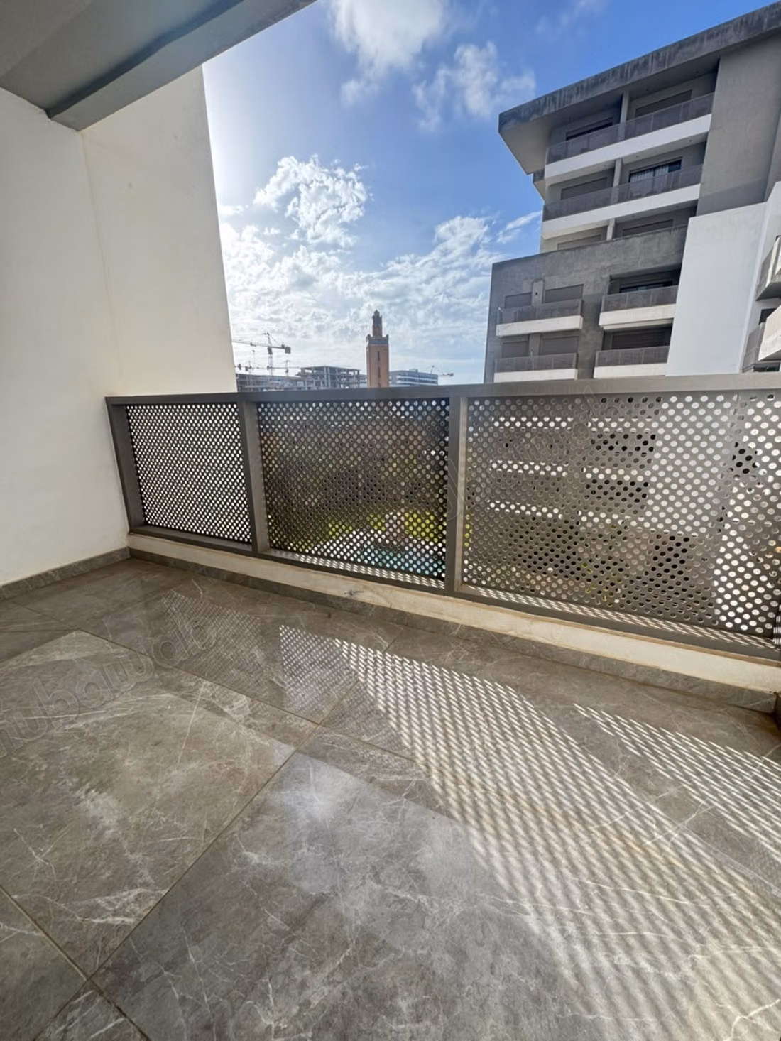 Apartment for rent in Casablanca Finance City. 3 pleasant rooms. Double glazing and central heating