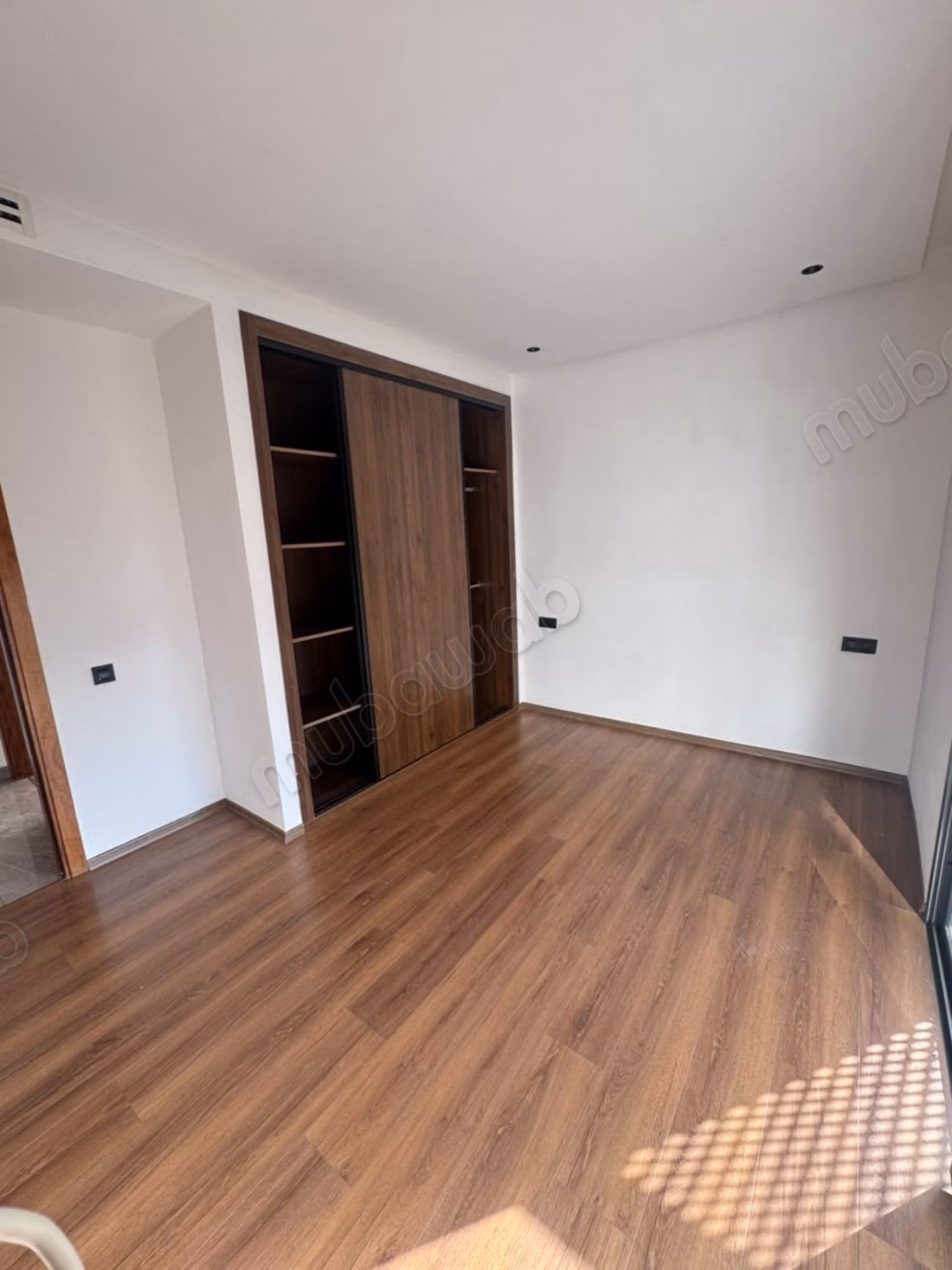 Apartment for rent in Casablanca Finance City. 3 pleasant rooms. Double glazing and central heating