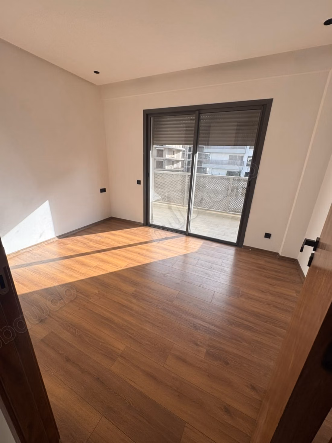 Apartment for rent in Casablanca Finance City. 3 pleasant rooms. Double glazing and central heating