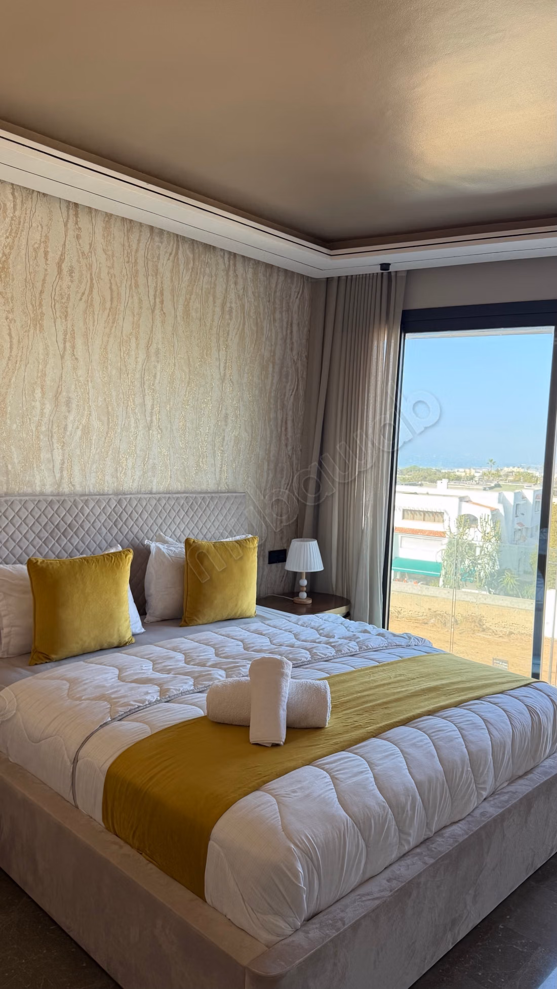 Appartement à louer à Ain Diab. 1 pièce. Meublé