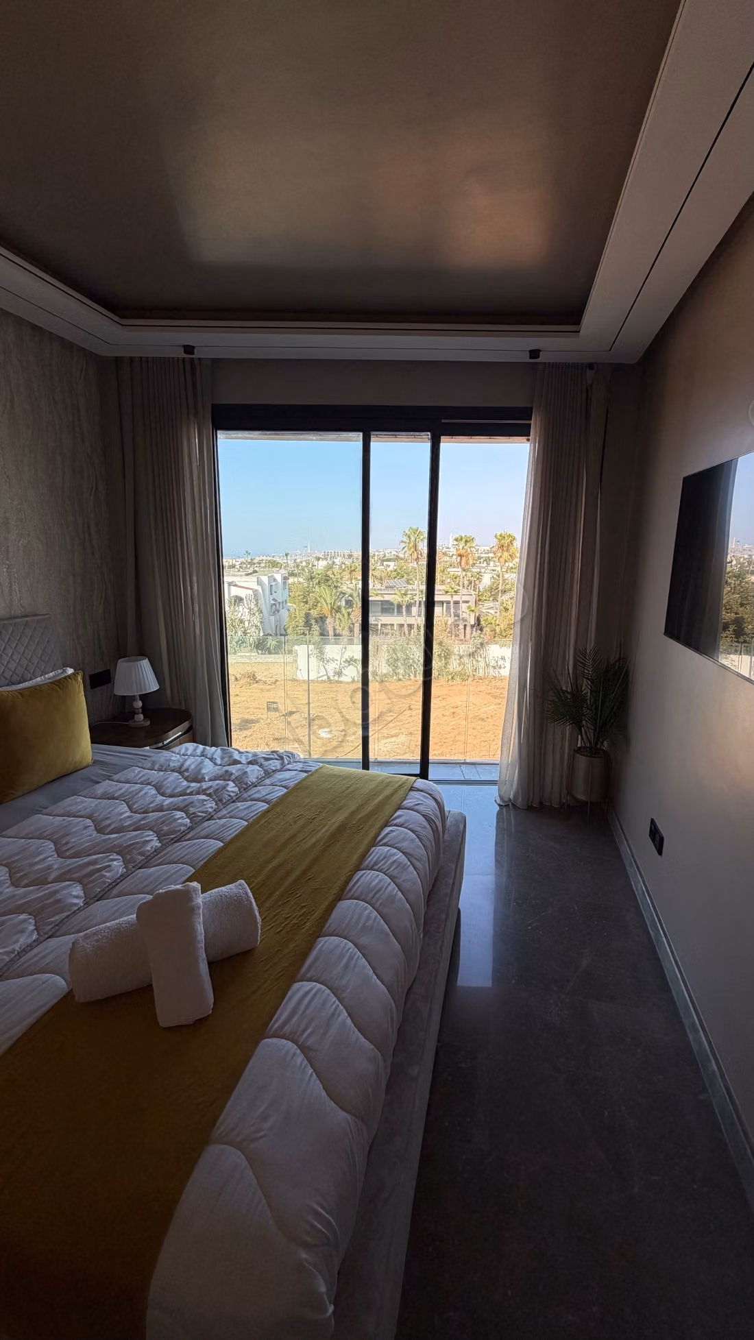 Appartement à louer à Ain Diab. 1 pièce. Meublé