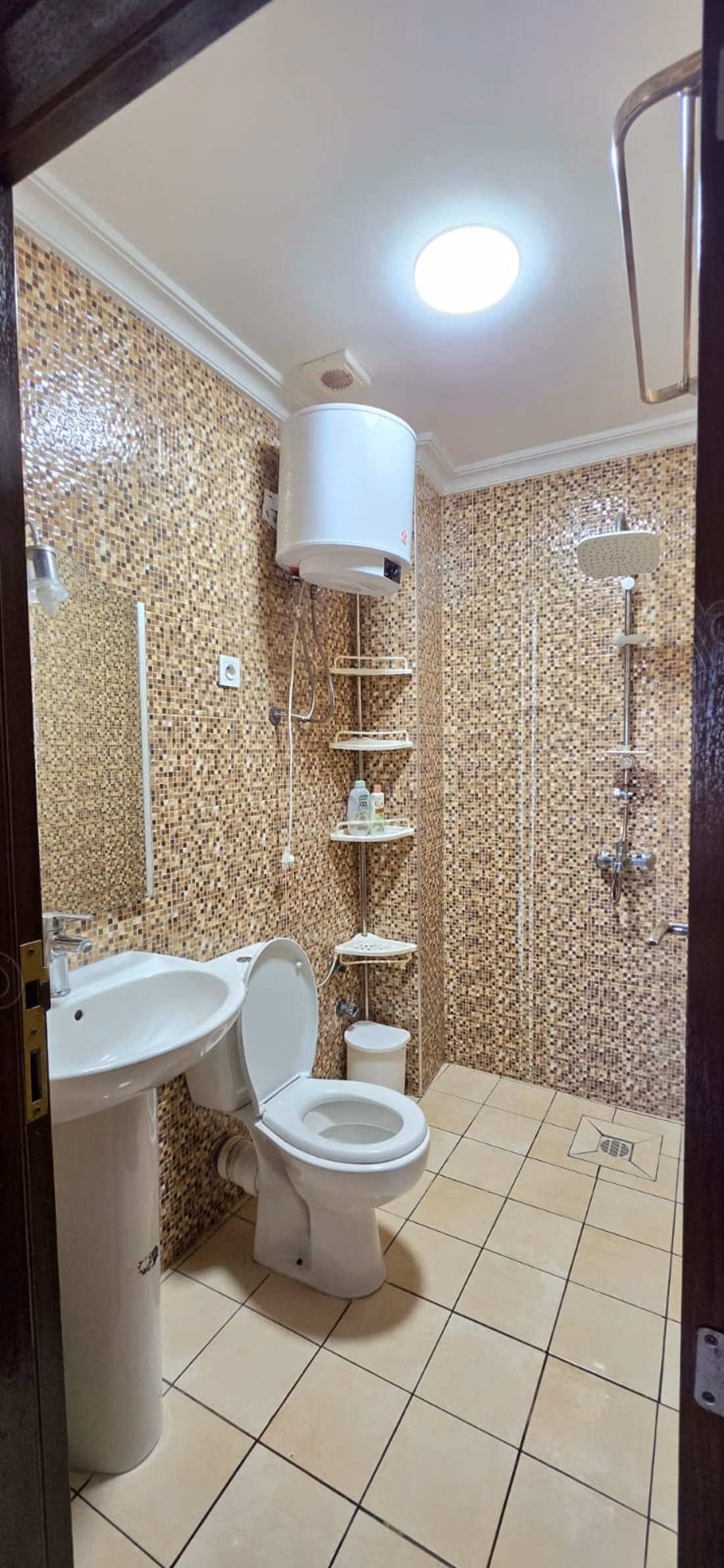 Apartment for rent in the "Airport Neighborhood". Furnished for long term. 0624945902