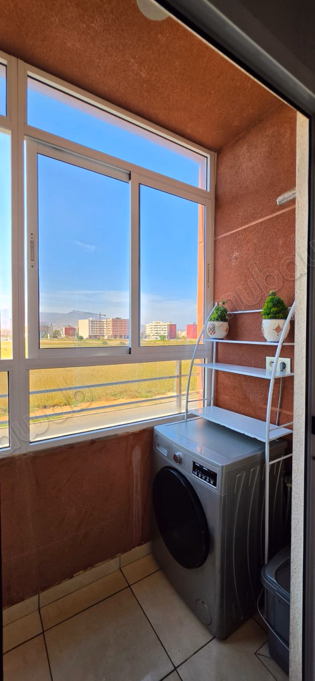 Apartment for rent in the "Airport Neighborhood". Furnished for long term. 0624945902