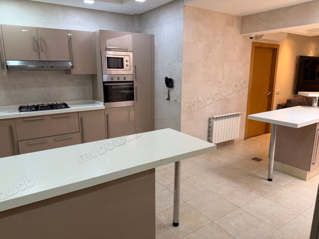 Charming Renovated Empty Villa in Green City