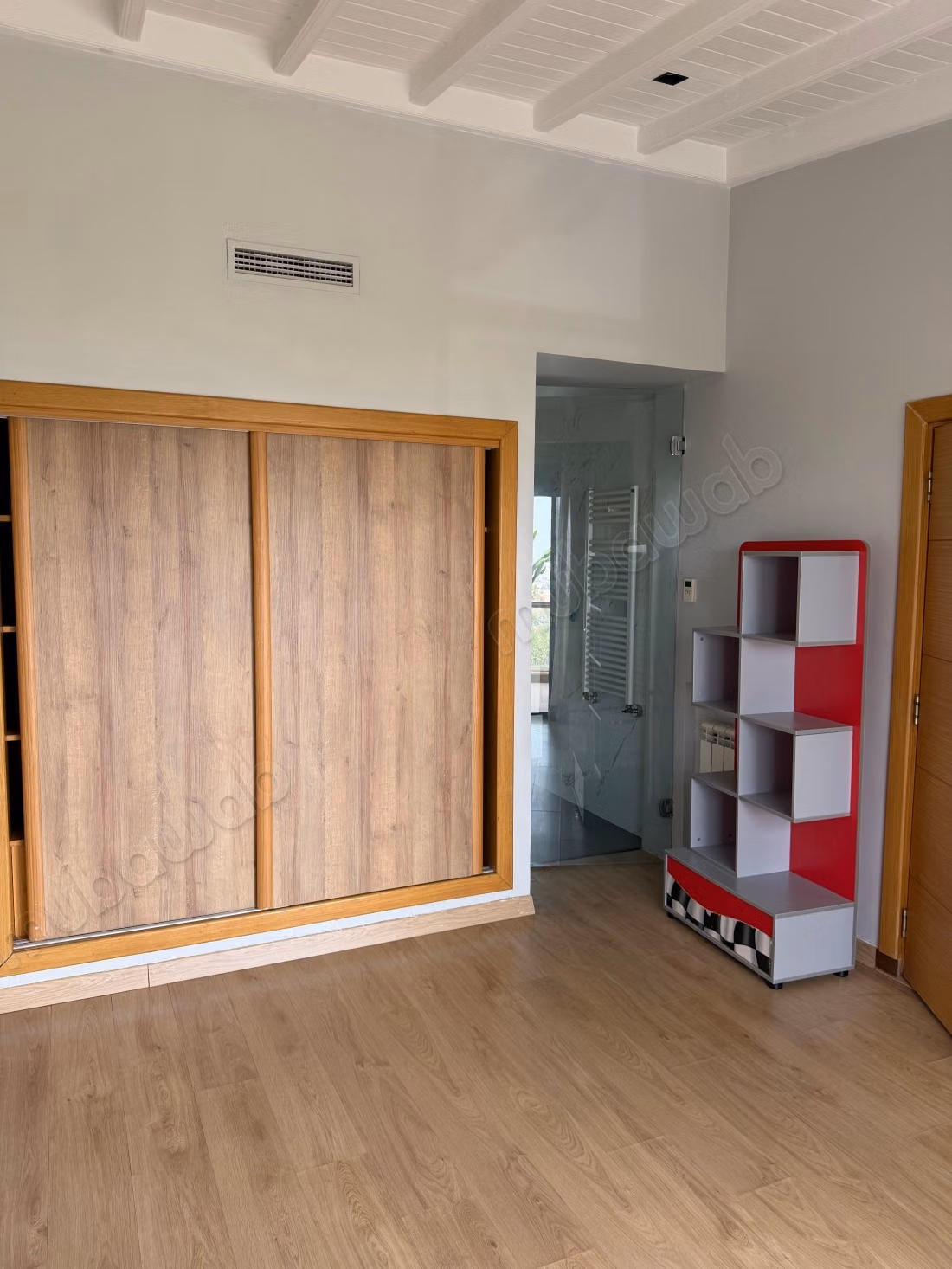 Charming Renovated Empty Villa in Green City