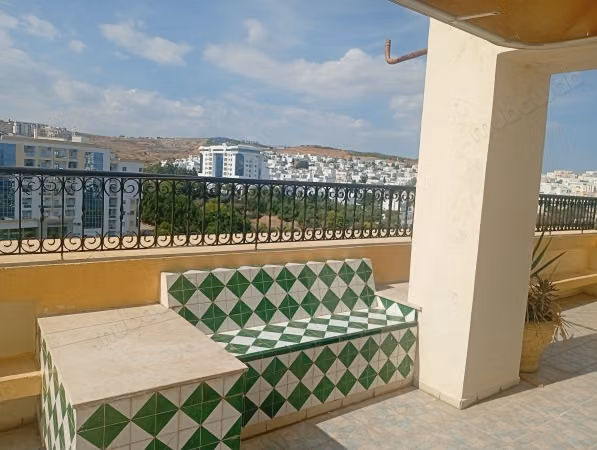 Vente ennasr2 s2 avec grande terrasse 80m²