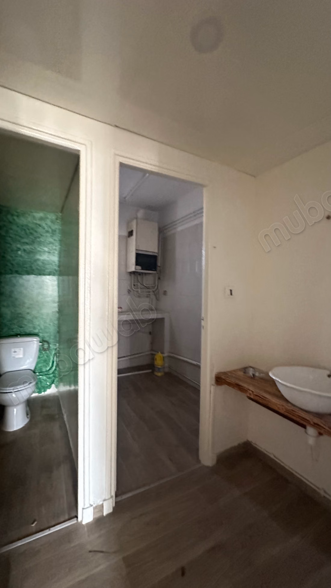 A louer Bureau en H4 à El Menzah 6. Superficie 144 m²