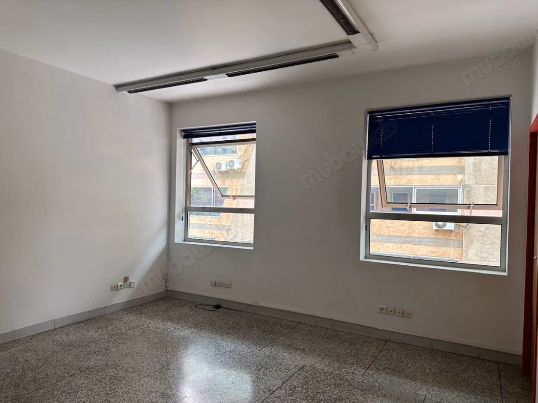 Plateaux de bureaux 150 m2 
Quartier Zénith