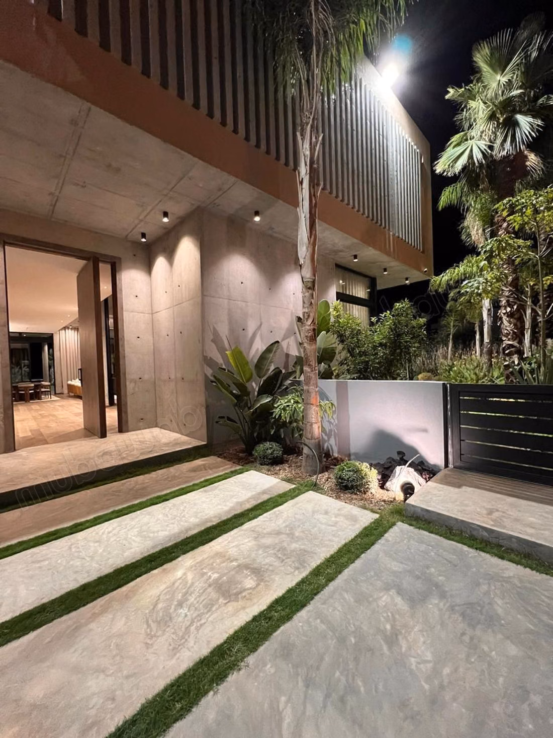 High-end house for sale in Agdal. 2 rooms. Well furnished