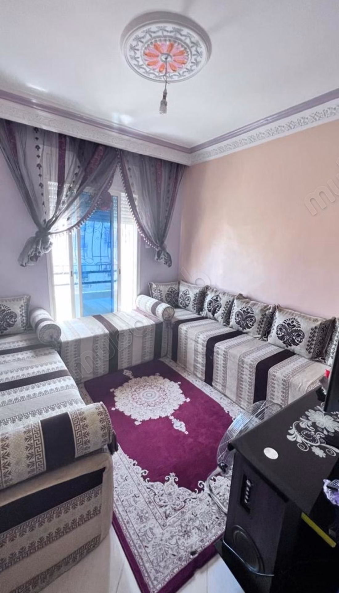 Appartement magnifique à vendre à Abwab Sala. 2 pièces. Porte solide, salon marocain