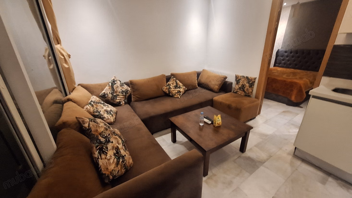 Bel appartement en location à Bourgogne Est. 
Surface de 35 m². 
Avec garage et ascenseur