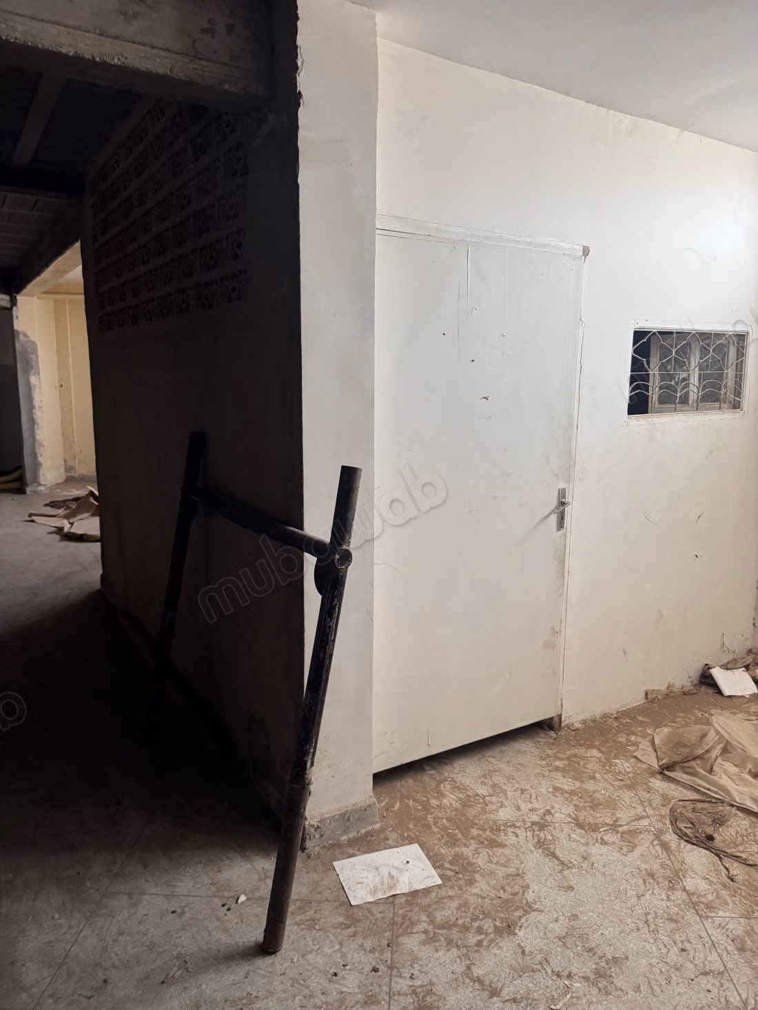 Bureaux et magasins à louer à Hay Al Massar. Superficie de 500 m²