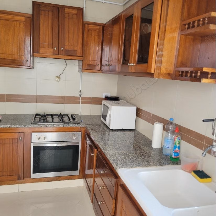 Louez cet appartement à La Soukra Ville.
Surface de 130 m².
Bien meublé