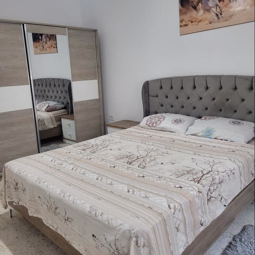 Louez cet appartement à La Soukra Ville.
Surface de 130 m².
Bien meublé