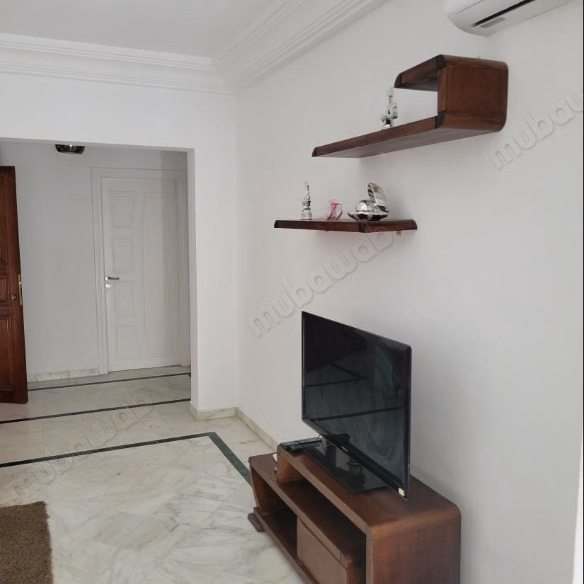 Louez cet appartement à La Soukra Ville.
Surface de 130 m².
Bien meublé