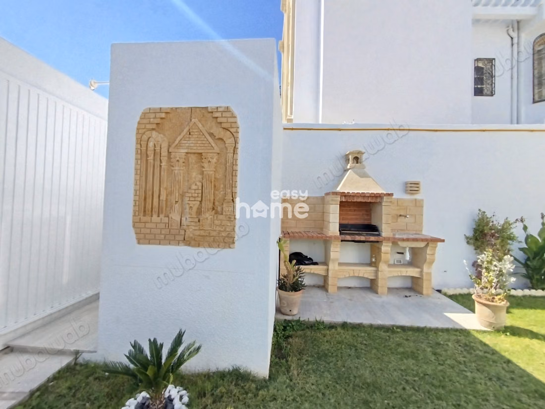 Villa de 280m² sur terrain de 475m²