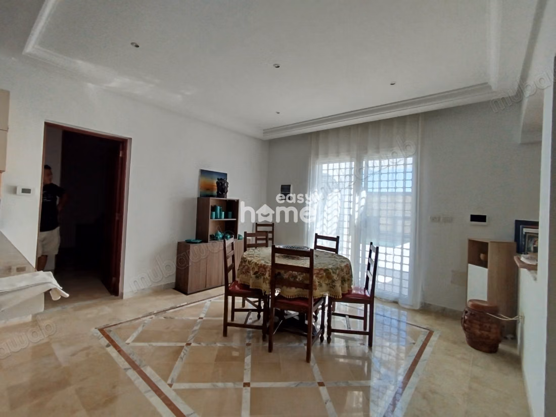Villa de 280m² sur terrain de 475m²