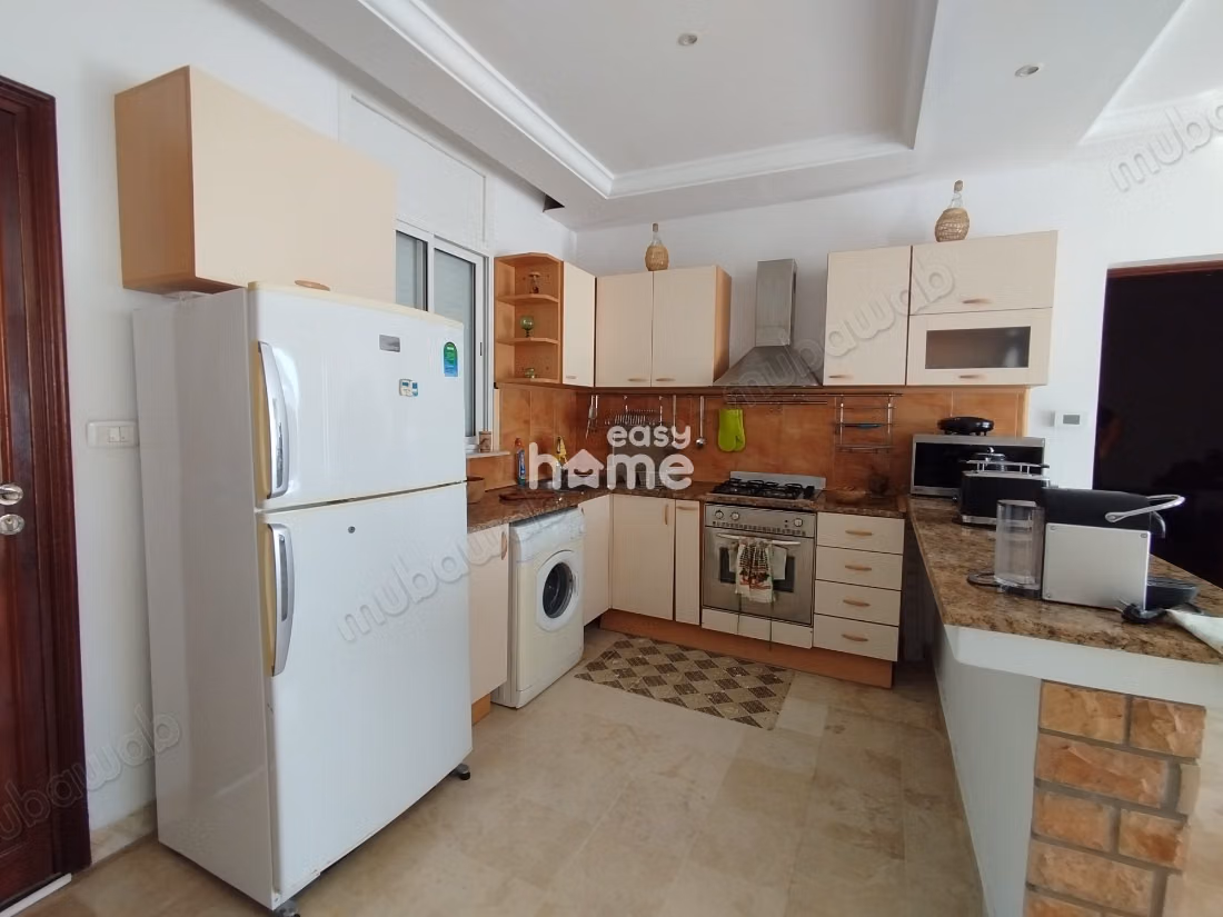 Villa de 280m² sur terrain de 475m²
