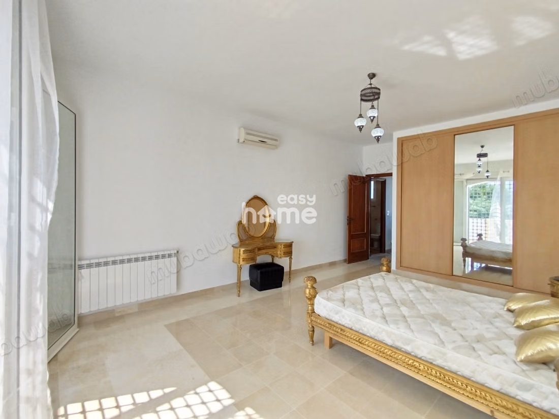 Villa de 280m² sur terrain de 475m²