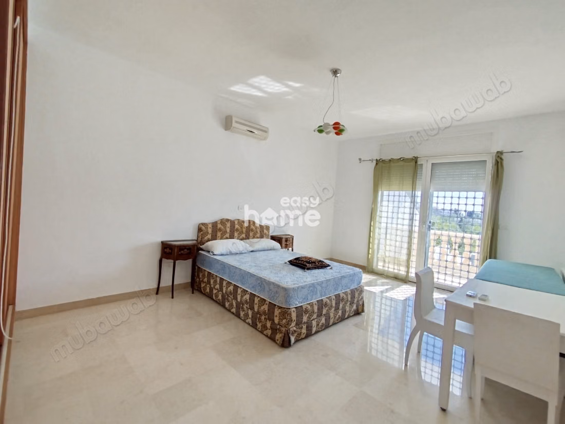 Villa de 280m² sur terrain de 475m²