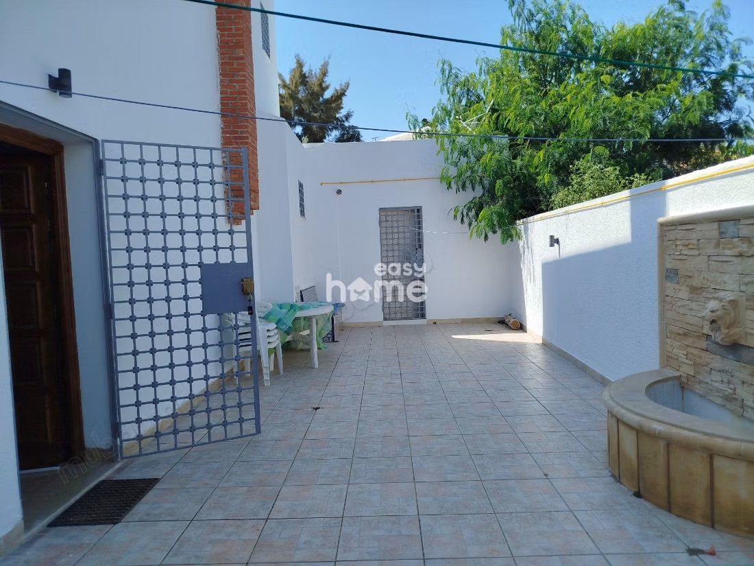 Villa de 280m² sur terrain de 475m²