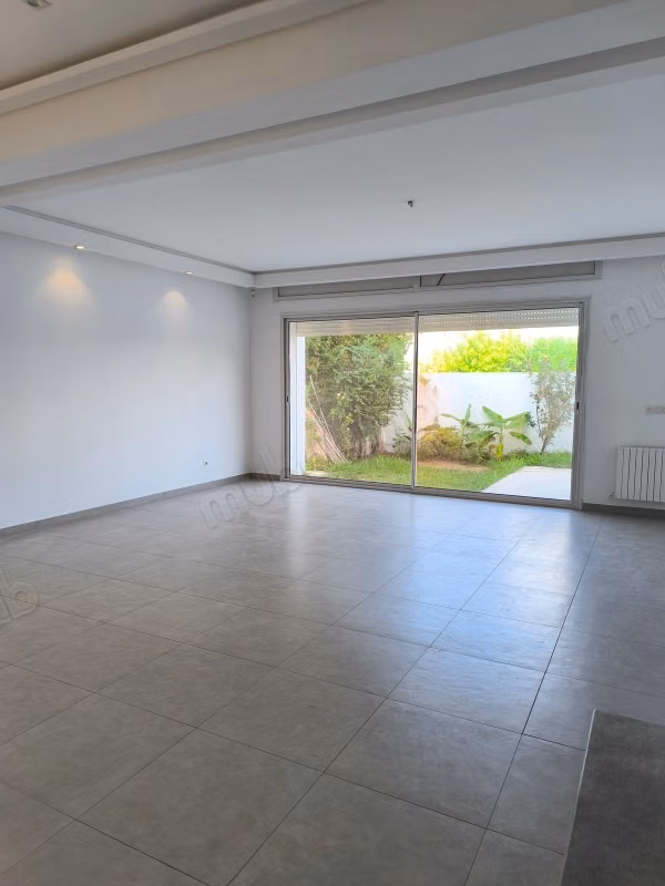Magnifica villa in affitto a La Marsa. 4 camere piacevoli. Antenna parabolica, residenza sicura