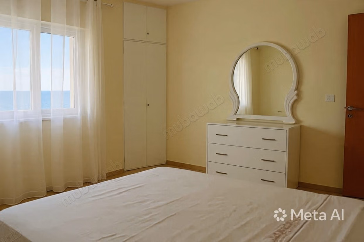 Appartements à louer à Asilah. Superficie totale de 87 m². Porte solide, résidence sécurisée