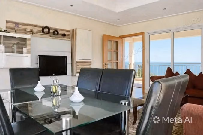 Appartements à louer à Asilah. Superficie totale de 87 m². Porte solide, résidence sécurisée
