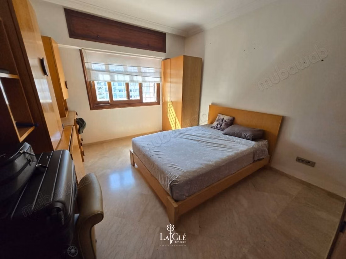 Apartment for sale in Val Fleury. Area 177 m². Traditional Moroccan living room, secured residence