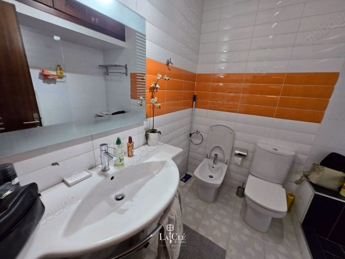 Apartment for sale in Val Fleury. Area 177 m². Traditional Moroccan living room, secured residence