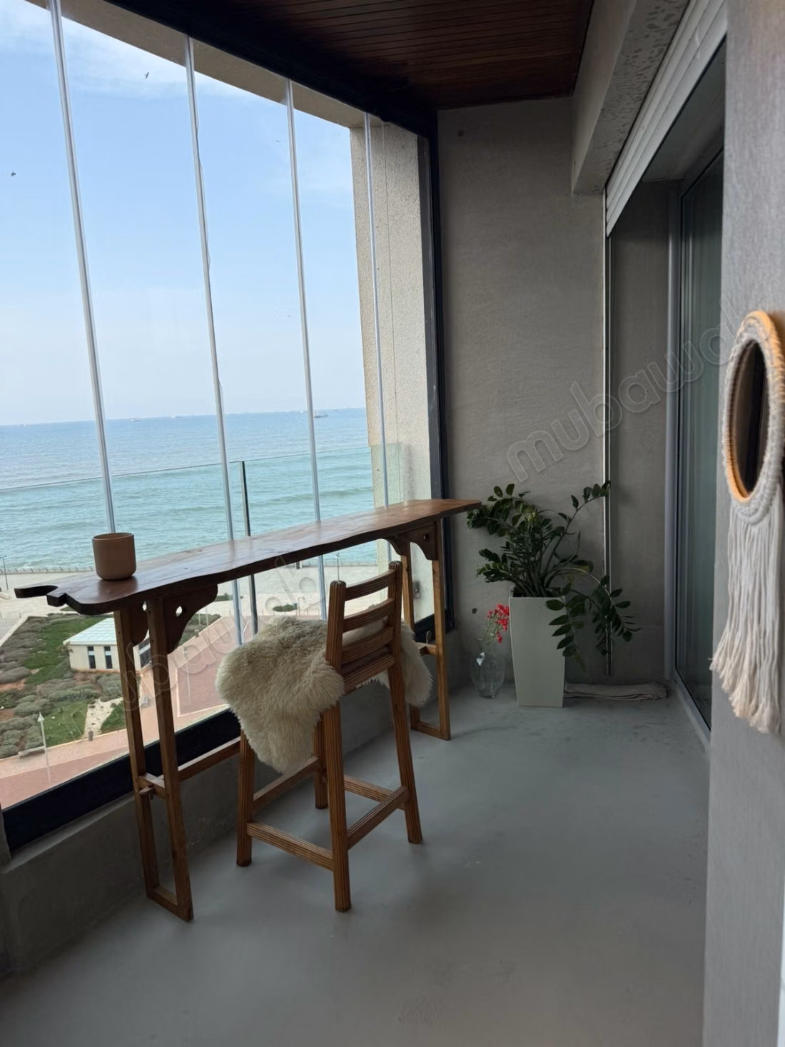 Appartements à louer à Casablanca Marina. Superficie totale de 80 m². Double vitrage et porte solide
