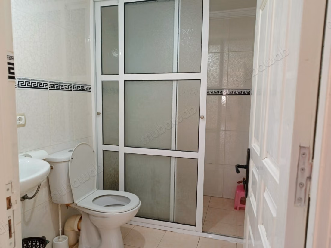 Appartements à louer à Chefchaouen. Superficie 55 m². Salon marocain et antenne satellite