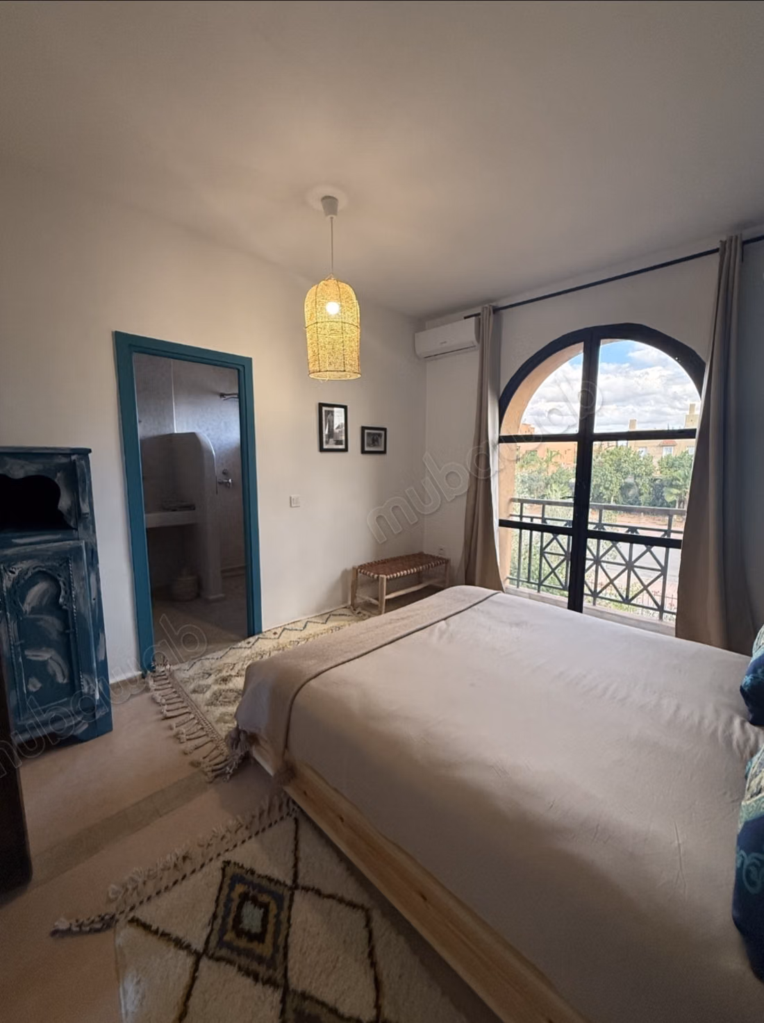 Magnificent villa for sale on Route de Fez