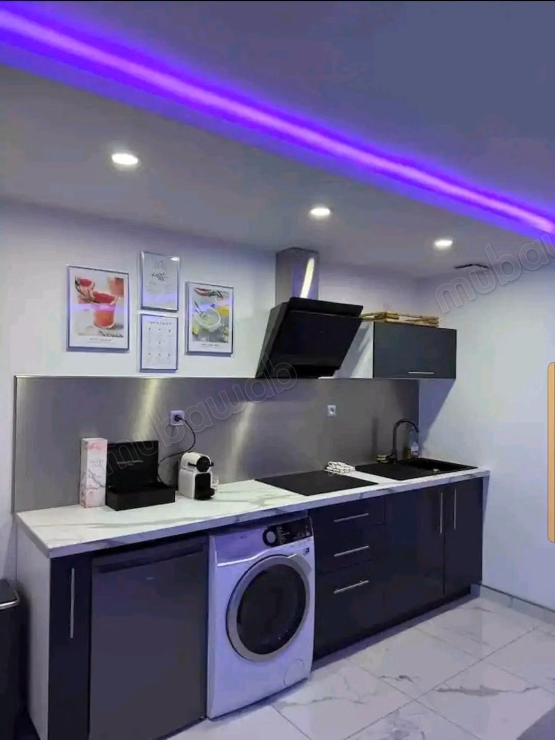 Appartements à louer dans la tour. 1 bonne chambre. Double vitrage et porte solide