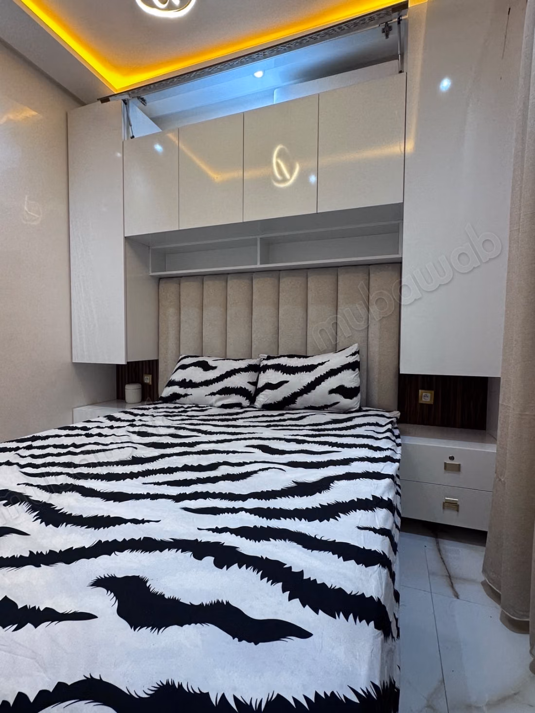 Appartement de vacances à louer à Route de Safi.
Superficie 56 m².
Porte blindée, salon marocain traditionnel