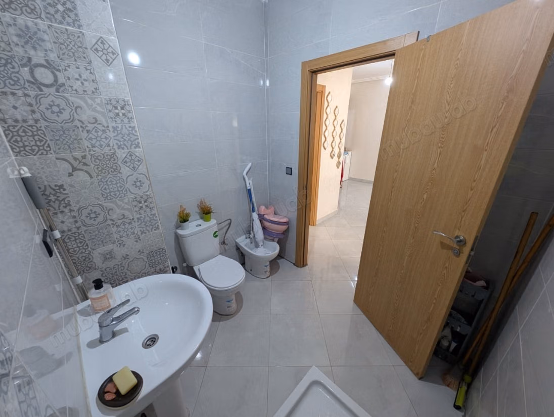 Apartment 2 bedrooms 70 m² balcony total declaration