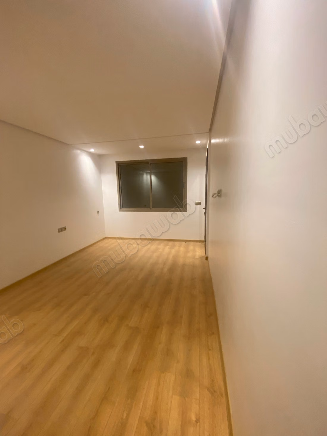 Stunning apartment for sale in Souissi. 3 comfortable bedrooms. Typical Moroccan living room, secured residence