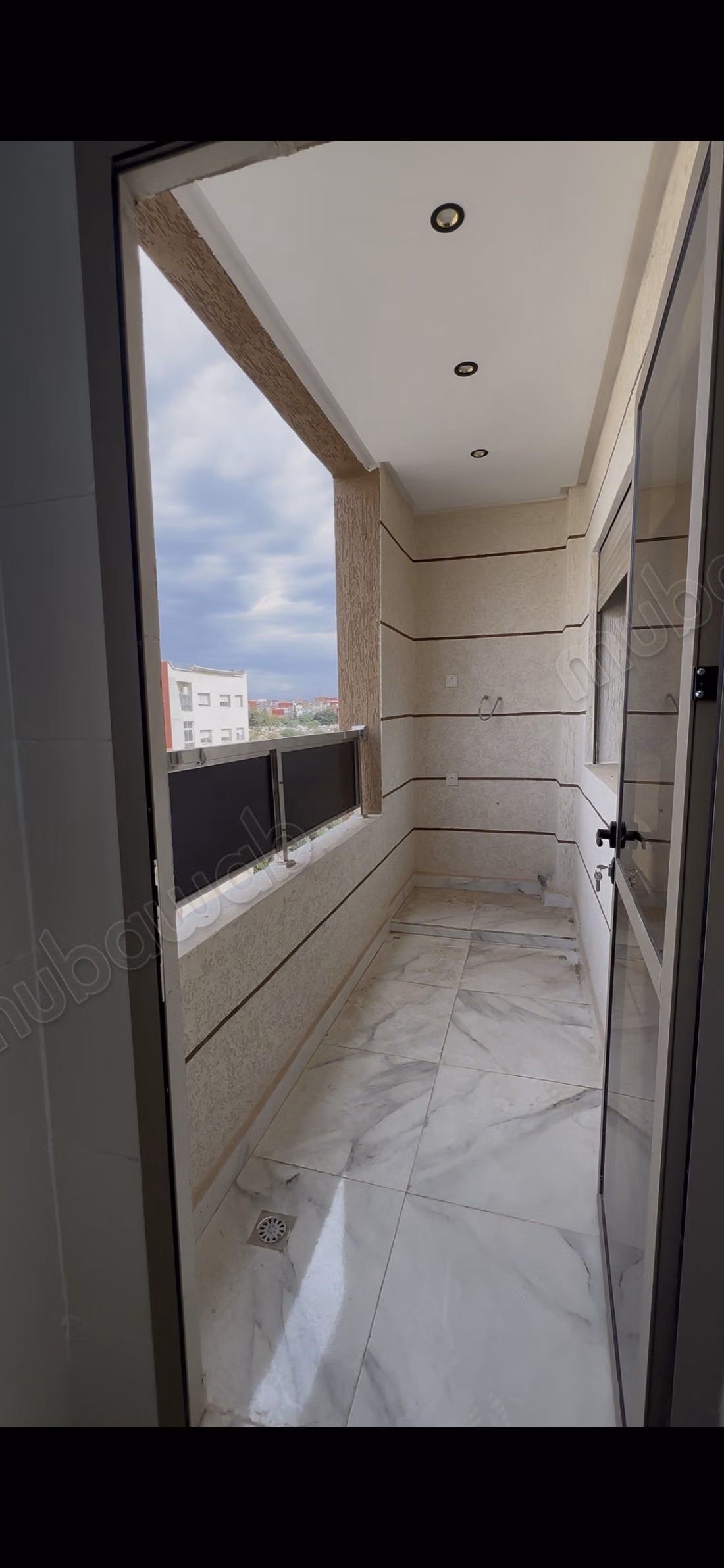 Apartment for sale in the center. 1 Room. Reinforced door, security