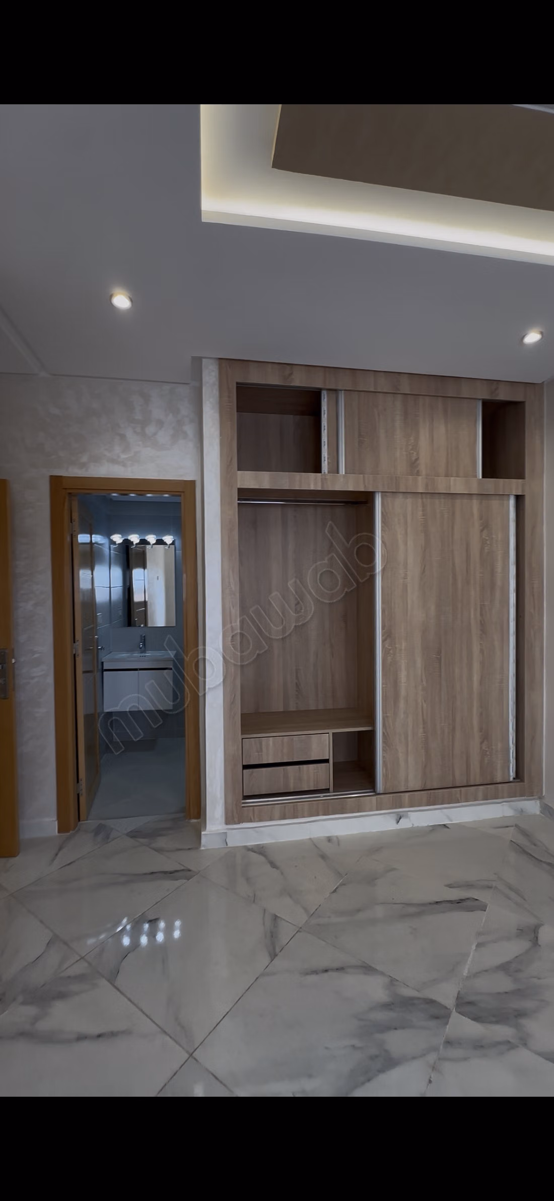 Apartment for sale in the center. 1 Room. Reinforced door, security