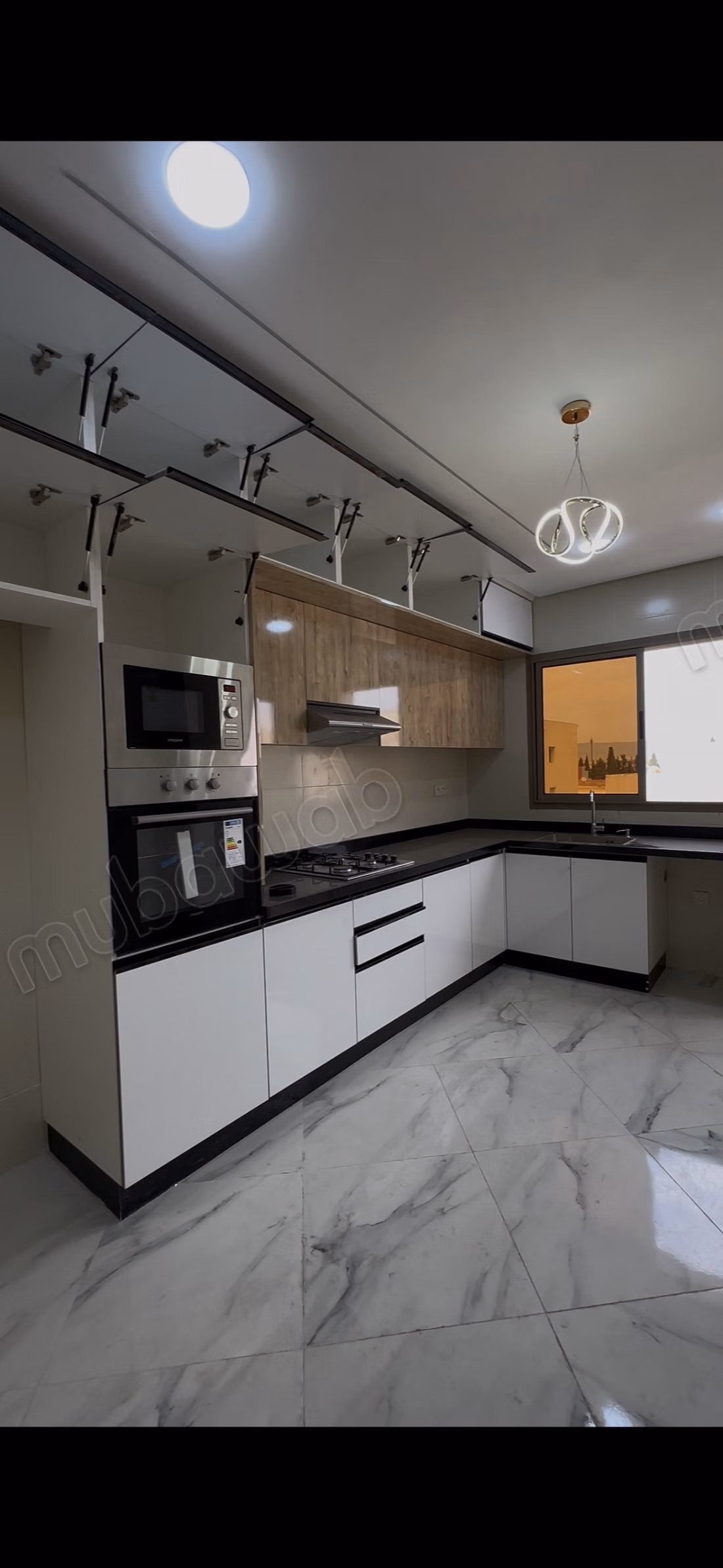 Apartment for sale in the center. 1 Room. Reinforced door, security