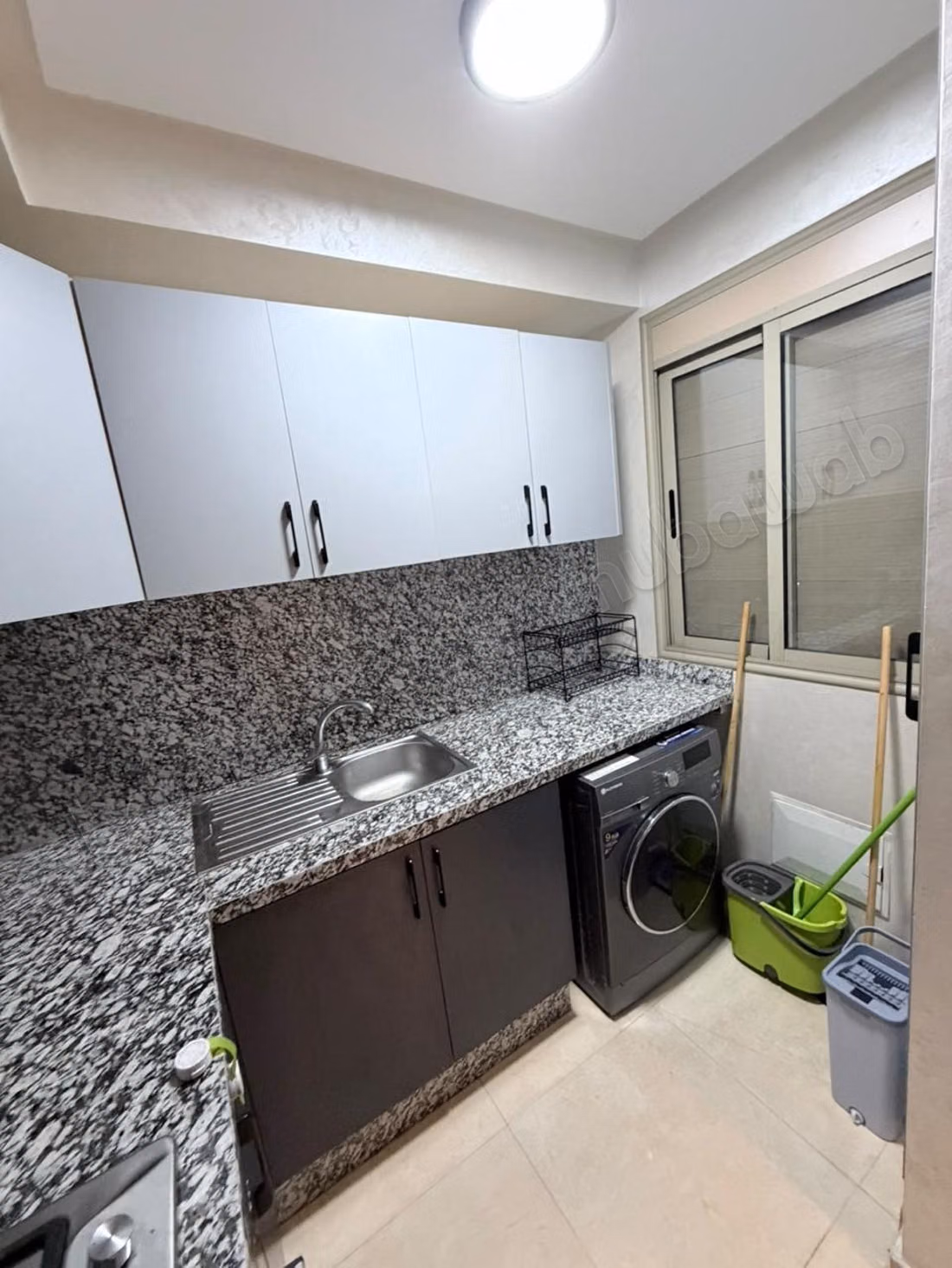 Superbe appartement à louer à Ain Mezouar. 
2 belles chambres. 
Bien meublé