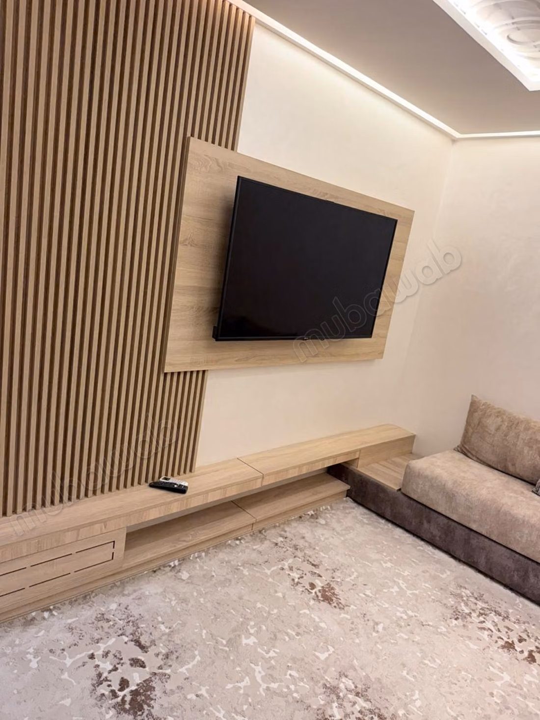 Superbe appartement à louer à Ain Mezouar. 
2 belles chambres. 
Bien meublé
