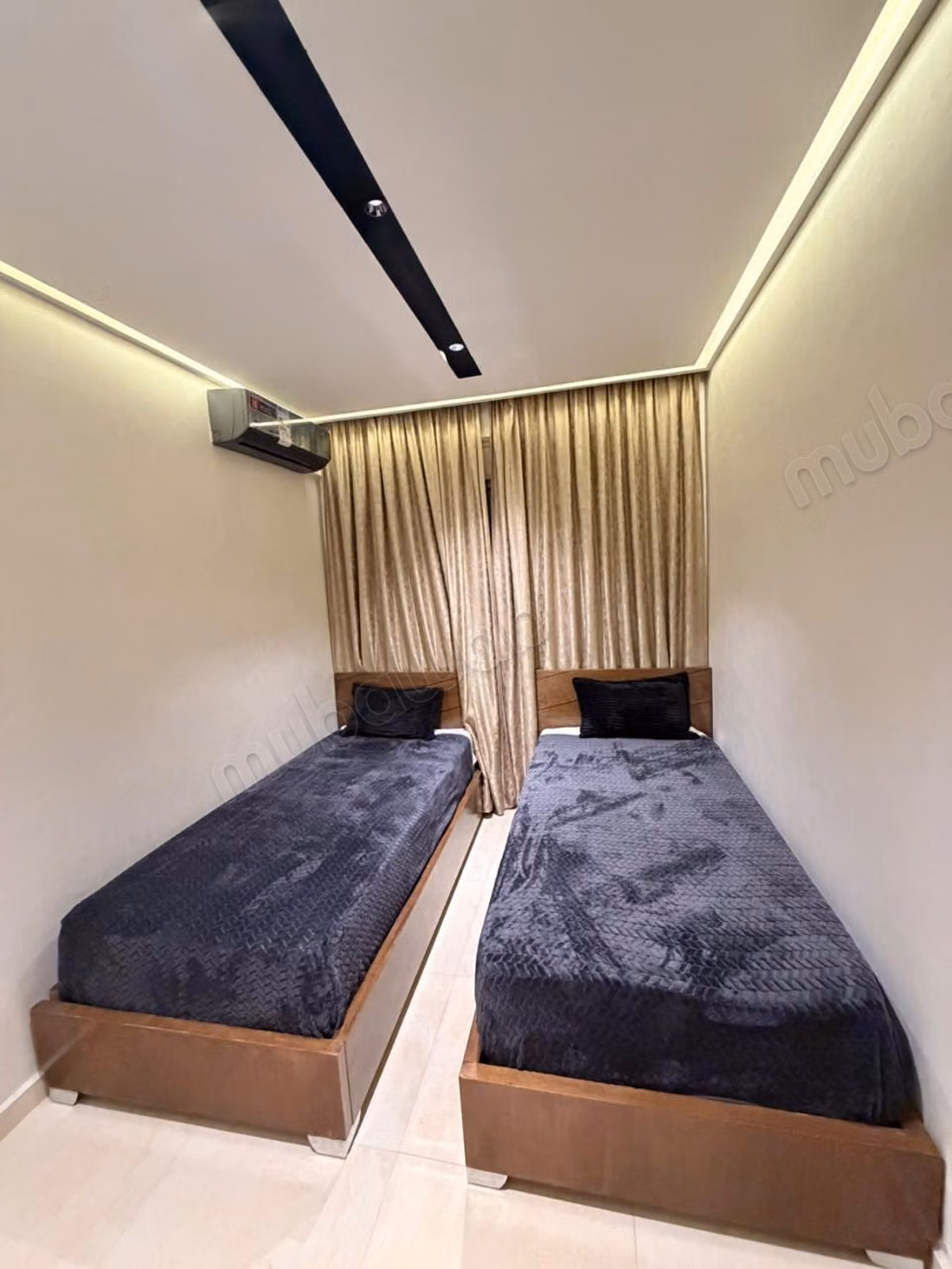 Superbe appartement à louer à Ain Mezouar. 
2 belles chambres. 
Bien meublé