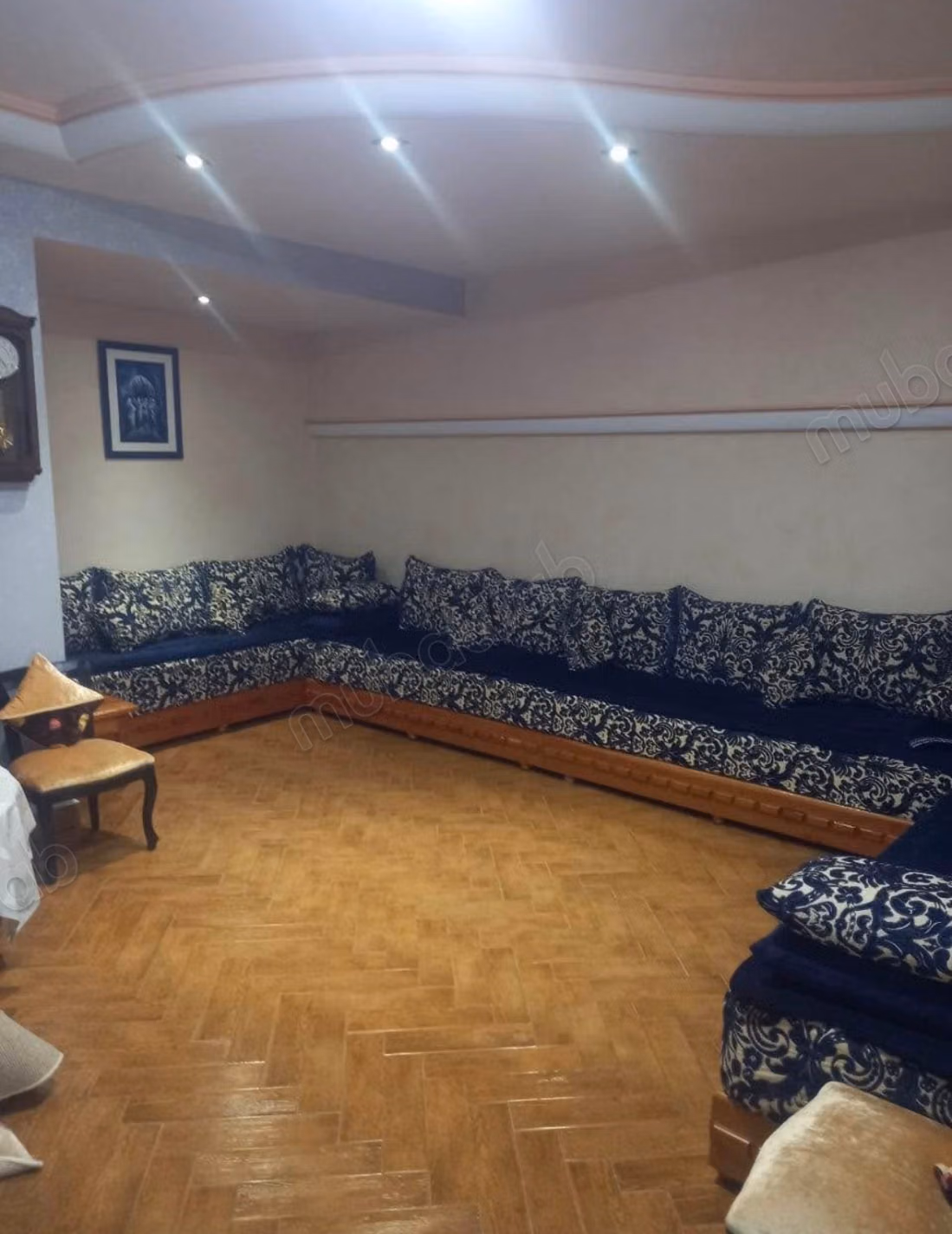 Apartment for sale in La Belle Vue. 2 rooms. Concierge service, fireplace