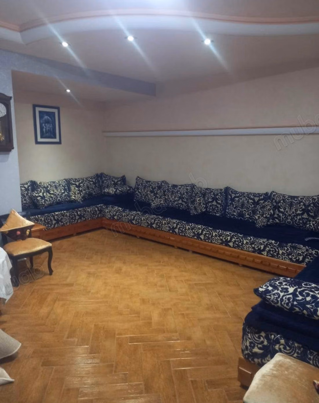 Apartment for sale in La Belle Vue. 2 rooms. Concierge service, fireplace