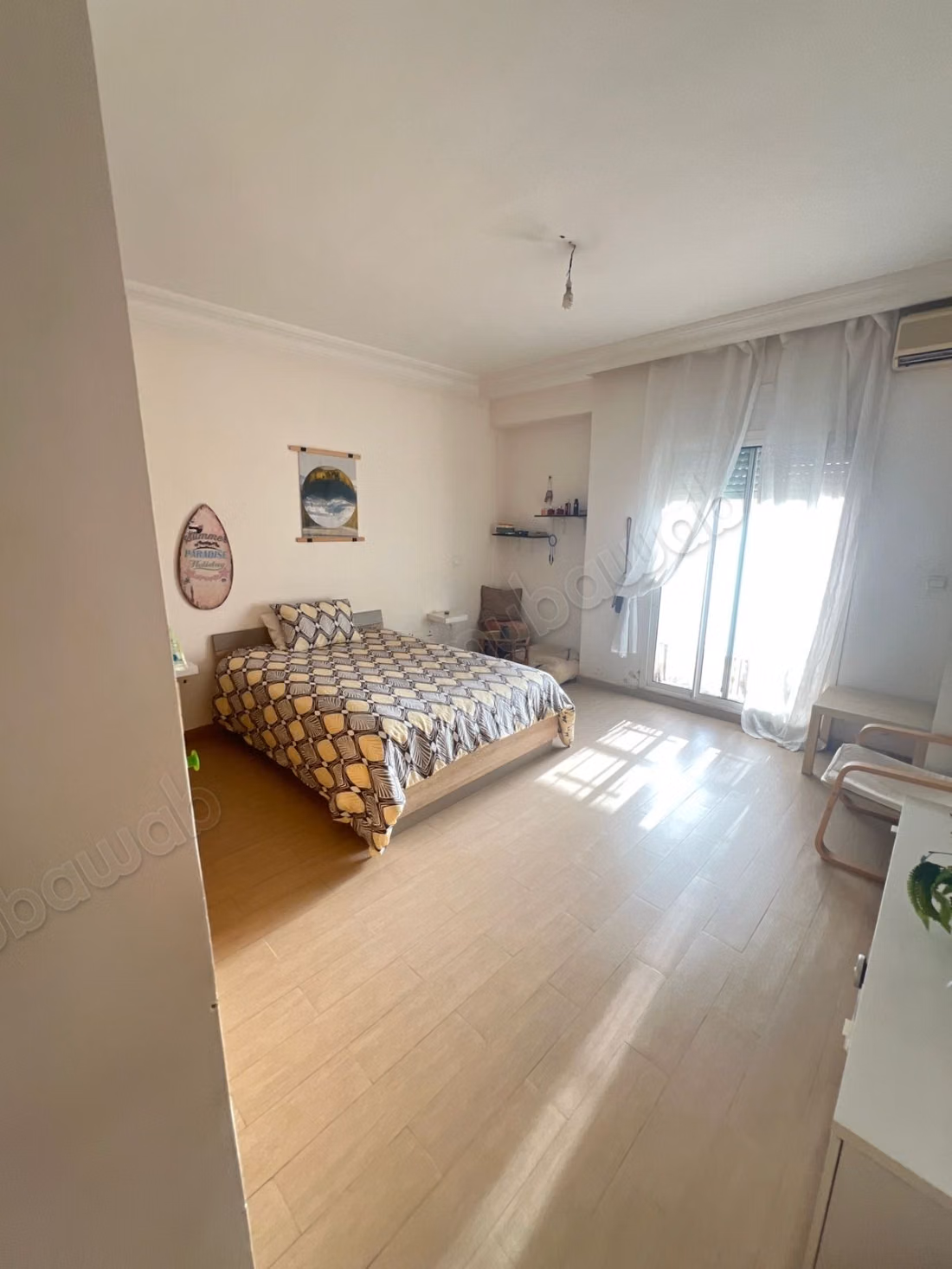 Villa de haut standing à vendre à Zoubir. 4 chambres. Meublé