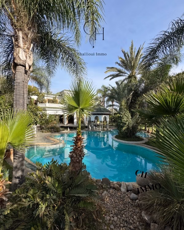 Sale of a luxurious villa in L'Orangeraie