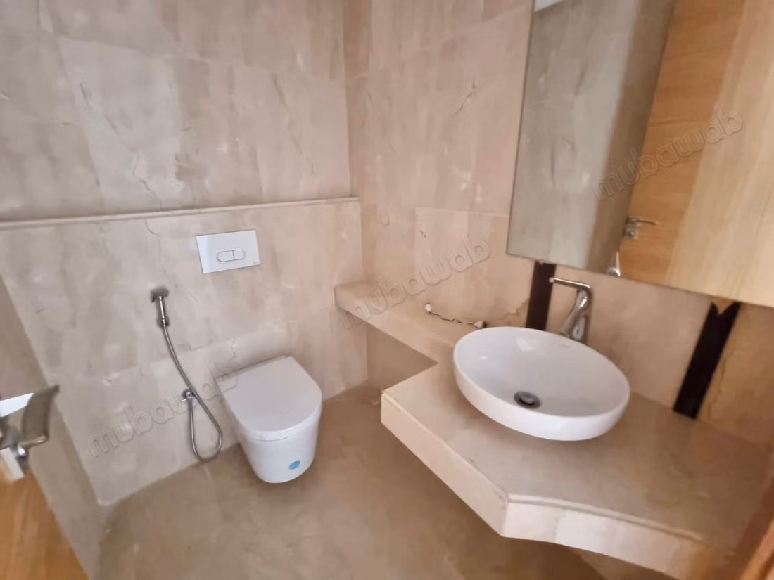Location d'un appartement à Riyad. 4 pièces. Ascenseur et terrasse