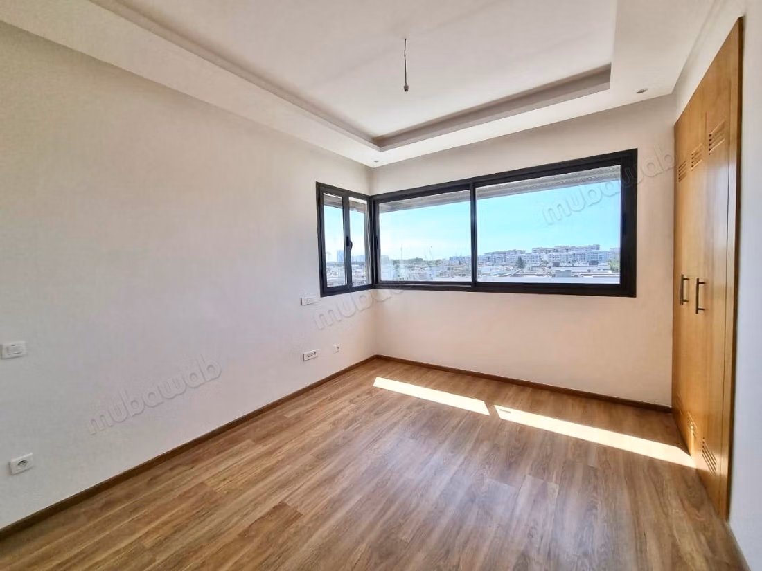 Location d'un appartement à Riyad. 4 pièces. Ascenseur et terrasse